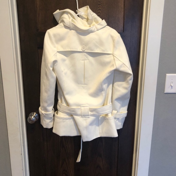J2 by Jou Jou Women's belted pea coat Ivory Size Medium - Picture 3 of 3